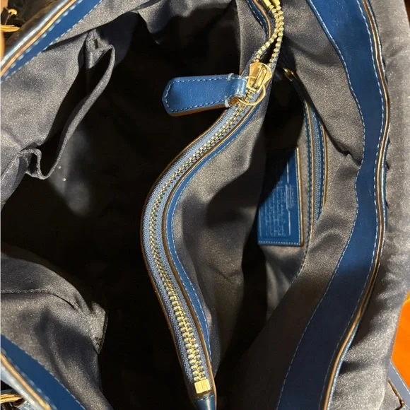 Hampton XL Turnlock Flap Satchel RARE - Picture 3 of 9